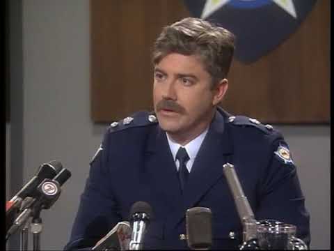 Full Frontal - the Police Superintendent (Season 3, 1995)