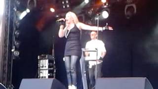 Movetron - 4-rivinen (osa 1)  live @ Kuopion Viinijuhlat 5.7.2014