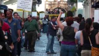 Hermano dame tu mano / Mercedes Sosa: en la hora de la solidaridad de Puerto Rico