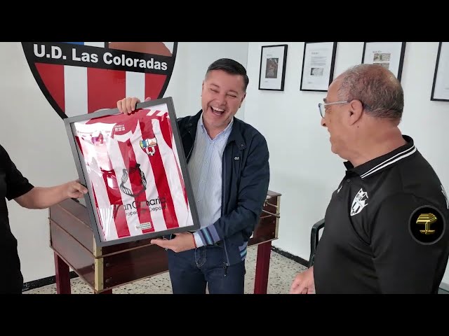 La Unión Deportiva Las Coloradas agradece a Teodoro Sosa la mejora de su local social