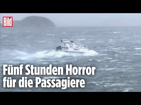 Fähre gerät bei der Überfahrt in schwere See | Ponza (Italien)