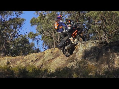 KTM1190 Adventure R Chris Birch im Tiefflug