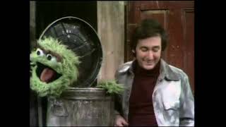 Sesame Street: 0523 Street Scenes- Slimey the Worm has Disappeared