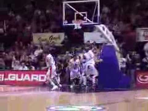 20 17-11-07 BCO-Mons - Flitsende score van Sam Van Rossom na