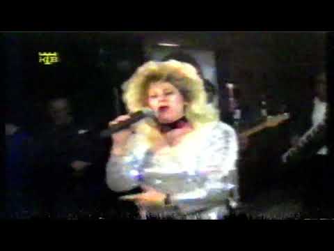 Lepa Nikolova Zaigraj somene ti i  Mominska Solza Vo Zivo