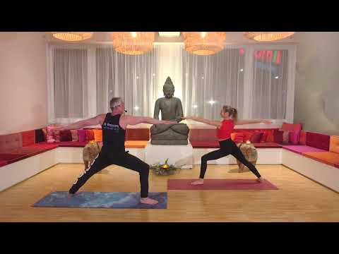 KRAFTVOLLER YOGA FLOW mit Stefan & Chrissi - ONLINE YOGA - ONLINE KURSE