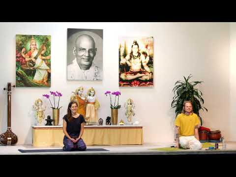 Mittelstufe "Exakt" mit Mahindra - Yoga Vidya Ashram Live  - 09:15 Uhr 21.06.2021