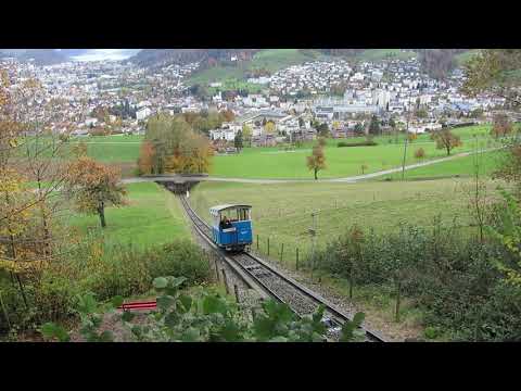 Sonnenbergbahn Kriens - Sonnenberg Wagen kommt in die Bergstation - funicular funiculaire Lucerne