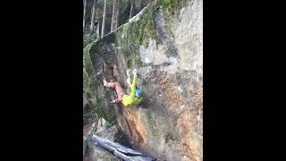 Video thumbnail of Tai Lung, 8B. Bahratal