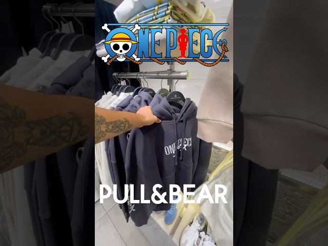 Vídeo relacionado con One Piece Stacked Logos Front Back Sudadera con Capucha