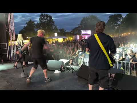 CAT RAPES DOG - BLITZKRIEG BOP (RAMONES COVER) / EASTSIDE FESTIVAL 2025 