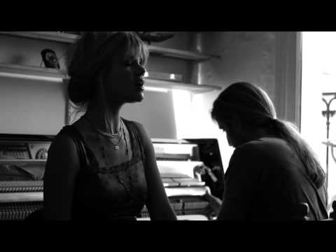 Nadeah - Tell Me (Froggy's Session)