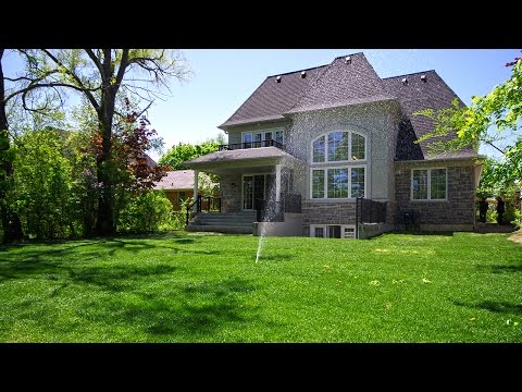 House Near Square One for Sale: 3505 Joan Dr Mississauga, Ontario