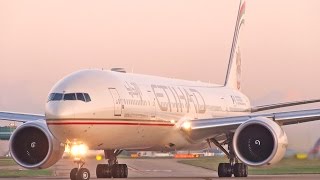 Download lagu Beautiful Sunrise Departure - Etihad Boeing 777-300ER Take Off at Manchester Airport Runway 23L mp3