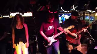 &quot;Mercedes Benz&quot;- Dean Ween Group