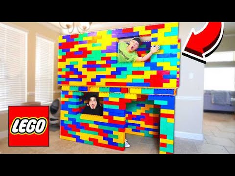 BUILDING A 2 STORY LEGO MANSION!