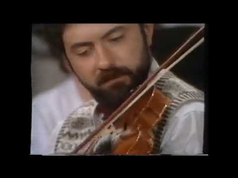 Gerry O'Connor and Eithne Ni Uallachain - Jigs