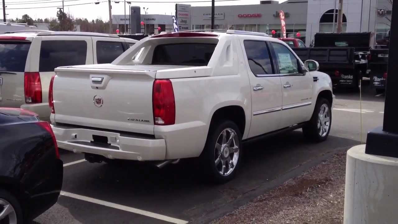 2013 Cadillac Escalade EXT Walkaround, Overview