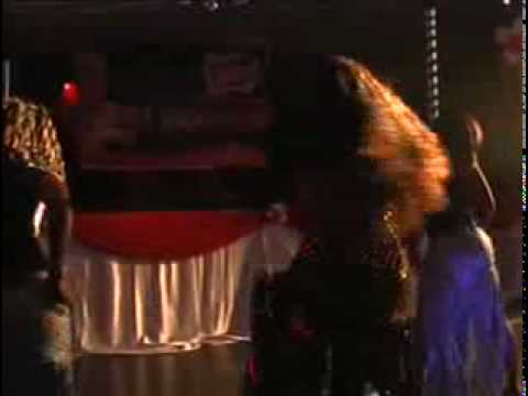 EAZY LIZY - SHOW YOUR LOGO [Live Performance]