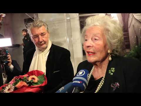 1. „Kunst-Weihnachtsmarkt in der Galerie Kronsbein mit Marianne Fürstin zu Sayn-Wittgenstein