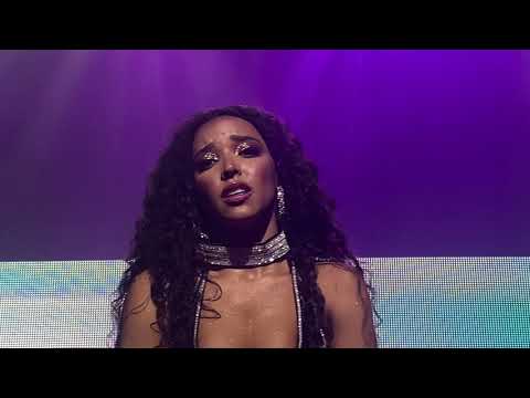 Tinashe performing Touch & Go live at THE NOVO