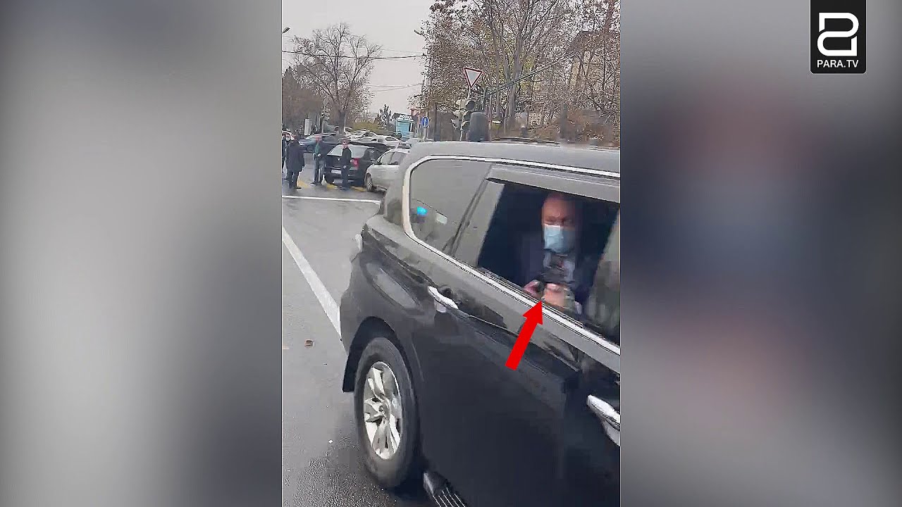 Նիկոլ Փաշինյանի ավտոշարասյունն անցնում է` զենքը ցուցարարների կողմ ուղղած