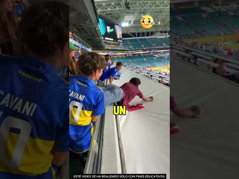 ¡El niño se tomó una foto con el presidente de la FIFA! 📸👦