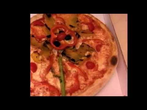 la pizza di michele di Mikel helmi.