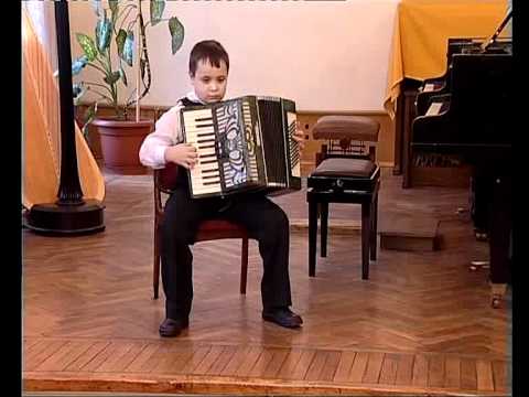 Коноплёв Саша 1 кл  аккордеон