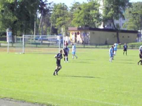 Piast Strzelce Op. - LZS Walce (1 połowa).wmv