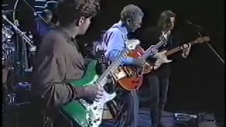 Chet Atkins & Eric Johnson- "Somebody Loves Me Now"