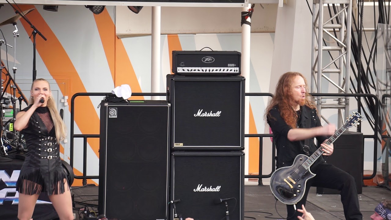 70,000 Tons of Metal 2020 - Leaves Eyes - Intro+Sign of the Dragonhead