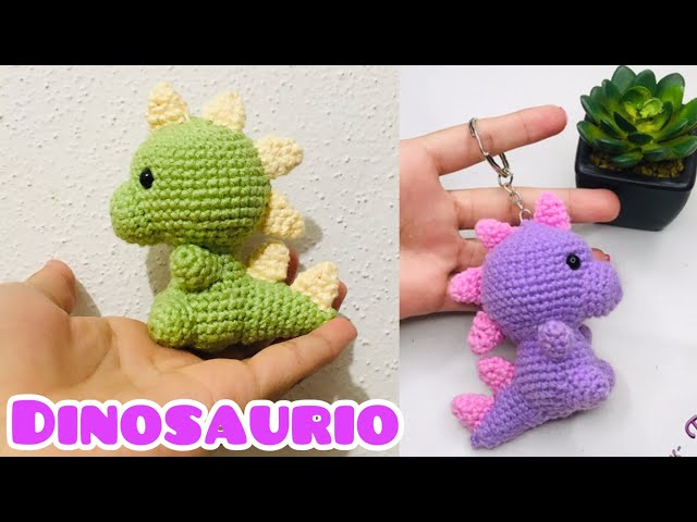 Vídeo relacionado con cobee Lindo llavero de dinosaurio, llavero de regalo de dibujos animados Kawaii, llavero móvil de dinosaurio para mujeres y hombres mochilas, Verde, Talla única