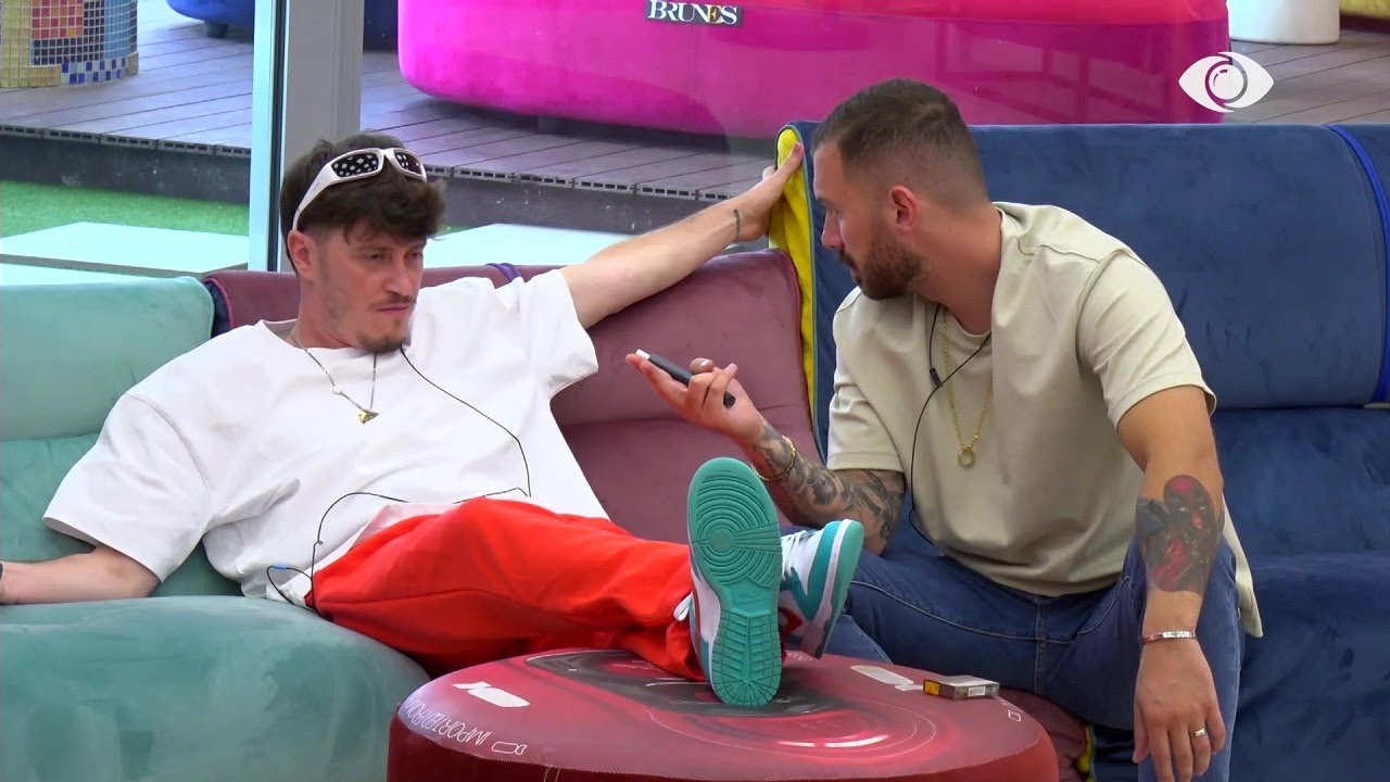 Lidi: Merru me gjysmën ti, m’i ke lënë të gjithë mua/ Heidi: U fute në lojë