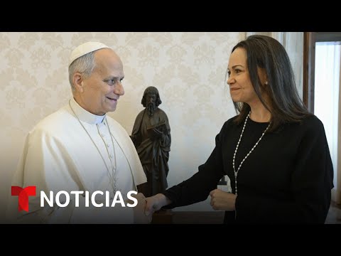 Vea las primeras imágenes de la reunión del papa con María Corina Machado | Noticias Telemundo