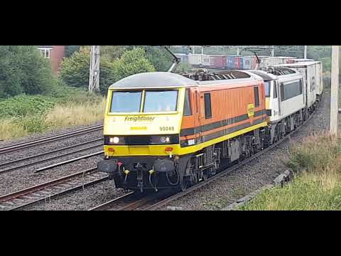 4M87 - FL90s - 90048 and 90012 on this teatime visit through Stafford en route to Trafford park