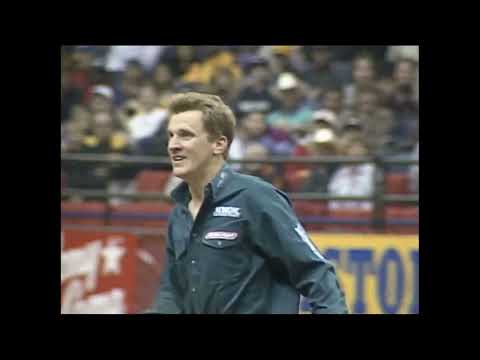 PBR 1999: Donald Owens Throws His Vest into the Stands (91.5 pts)