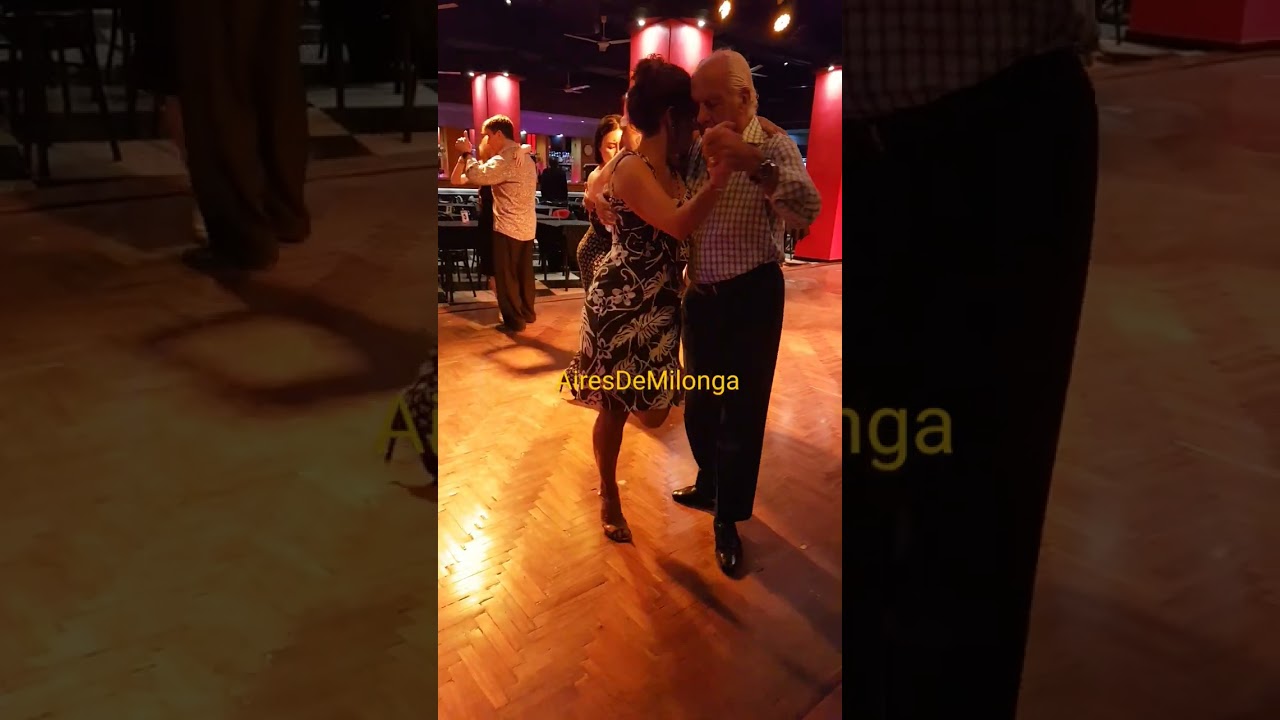 #tango #shorts milonguero de ayer en La del centro milonga, carolina couto