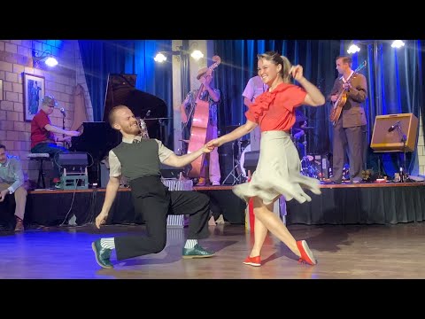 BOOGIE WOOGIE Improv by Sondre & Tanya!