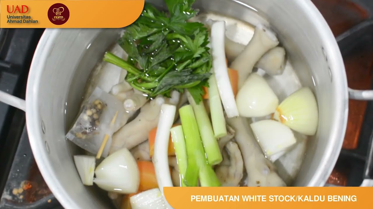 Putar video Resep Membuat White Stock/ Kaldu Putih/ Kaldu Jernih/ Kaldu Ayam sekarang Resep Membuat White Stock/ Kaldu Putih/ Kaldu Jernih/ Kaldu Ayam