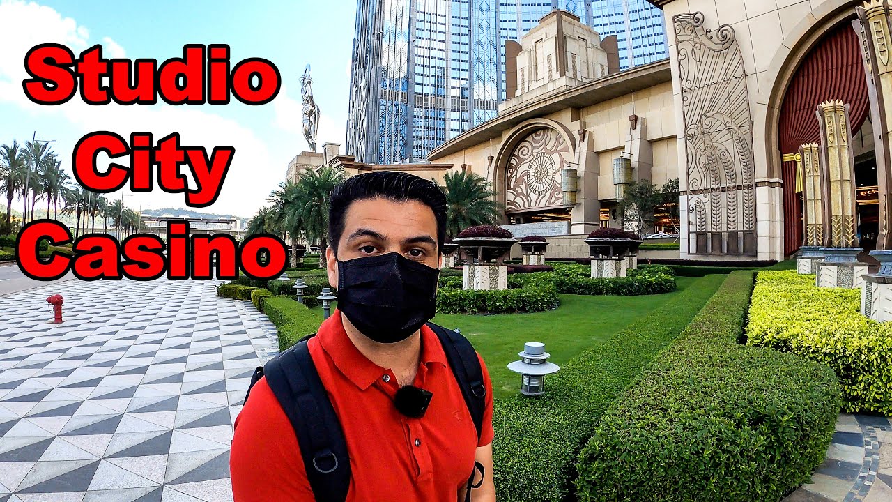 Discover the famous Macau casino on Cotai Strip in Studio City