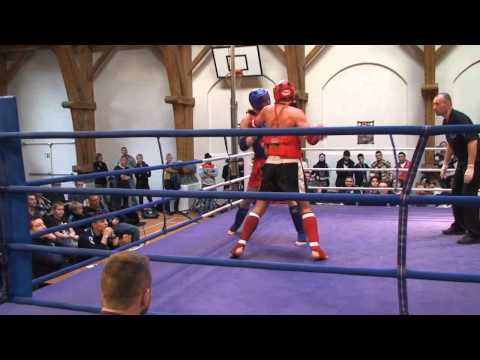 8 Kim Nielsen vs Kreshnik Dautaj -81kg DM Muay Thai 05-02-2011.avi