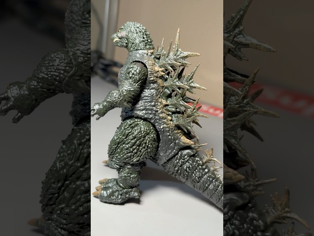 Vídeo relacionado con Super7, Toho, Figura de acción clásica de Godzilla, Juguetes Retro coleccionables de la película, 1,6 x 9,5 cm