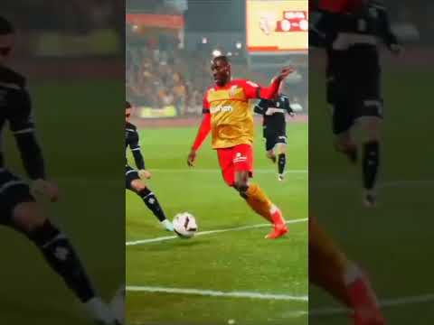 Massadio Haïdara 🤩💛❤️#rclens #massadiohaïdara #footballshorts