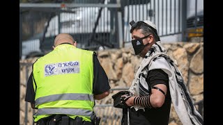 שוטרים מחלקים דוחו''ת בקבר רשב''י במירון
