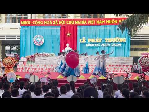 Múa nón – Một Vòng Việt Nam