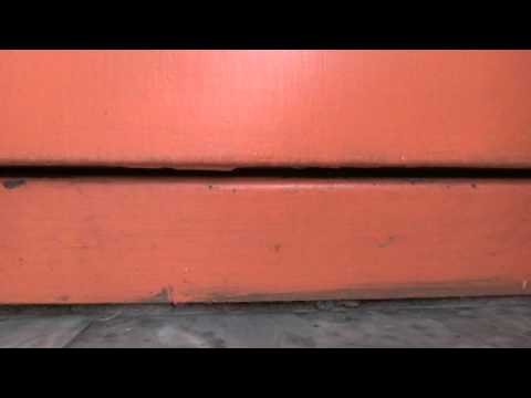 listen to the machine on the elevator @ Norra Hamngatan 7, Söderhamn, Sweden.