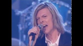David Bowie – Fame (Live BBC Radio Theatre 2000)