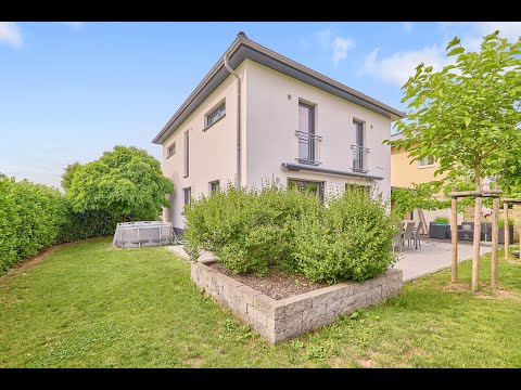 IMMOBILIEN-TOUR: Energieeffizienzhaus mit großzügiger Terrasse - sofort einziehen und wohlfühlen