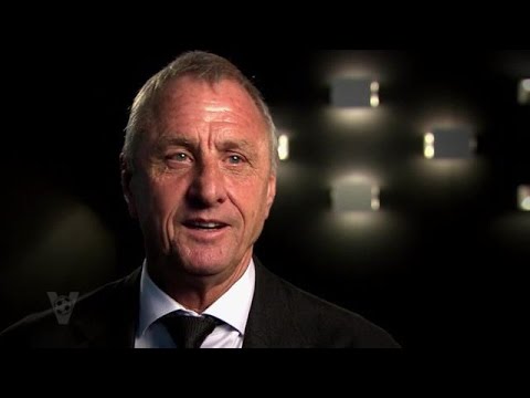 Prachtig eerbetoon aan Johan Cruijff - VOETBAL INSIDE